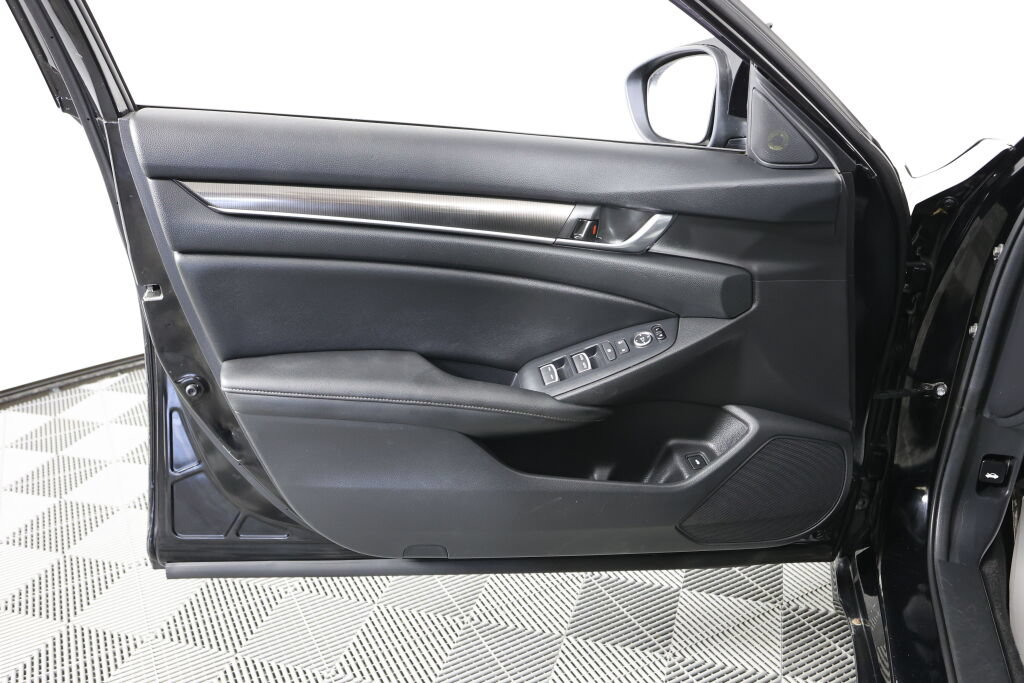 Used 2019 Honda Accord Sport image 12
