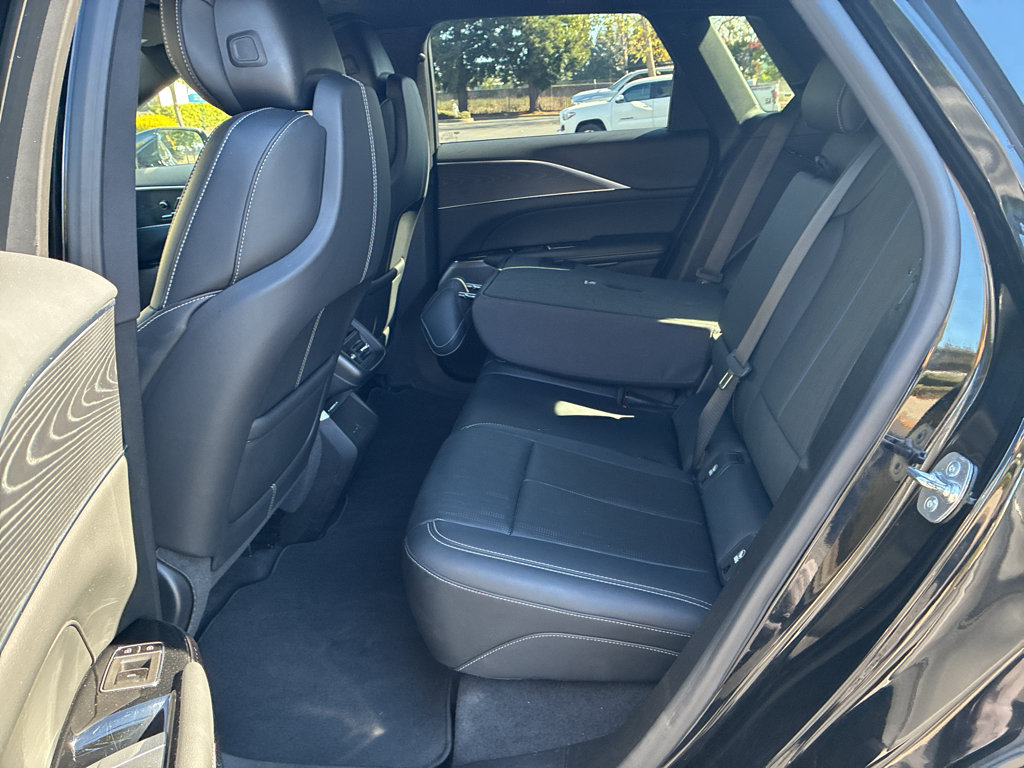 Used 2024 Cadillac Lyriq Luxury RWD image 40