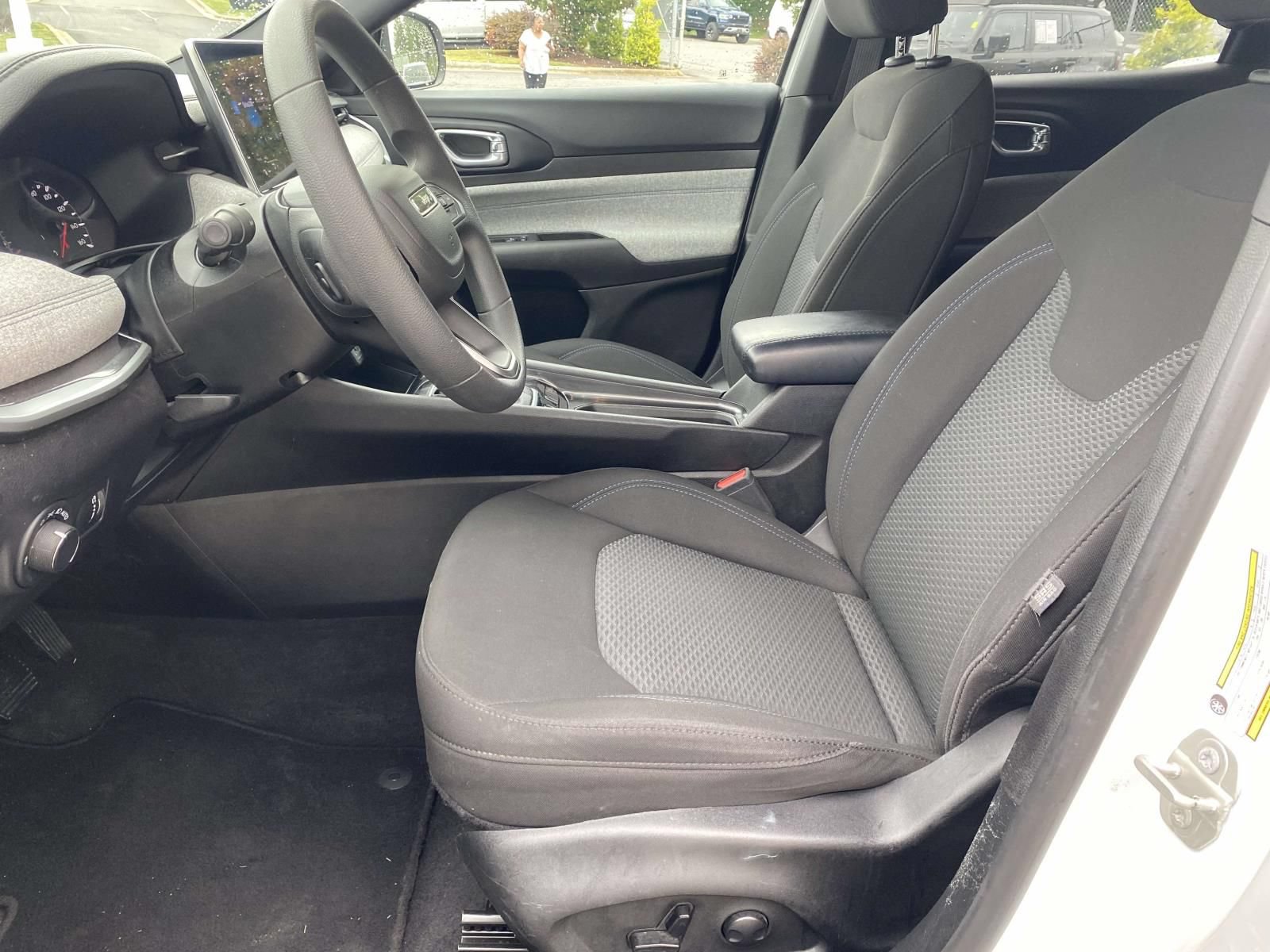 Used 2023 Jeep Compass Sport AWD/4WD image 14