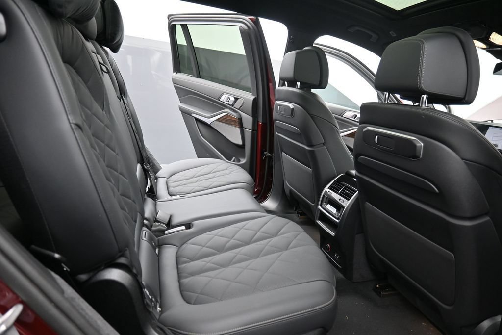 Used 2026 BMW X7 xDrive40i AWD/4WD image 21