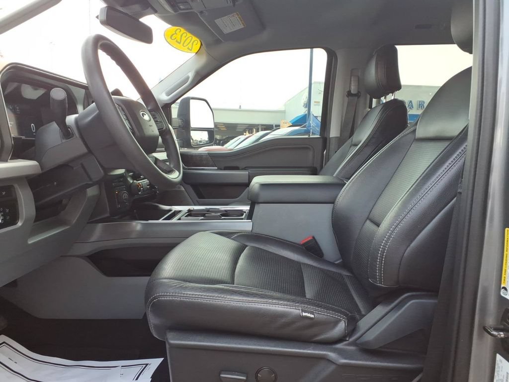 Used 2023 Ford F350 XLT w/ Black Appearance Package AWD/4WD image 15