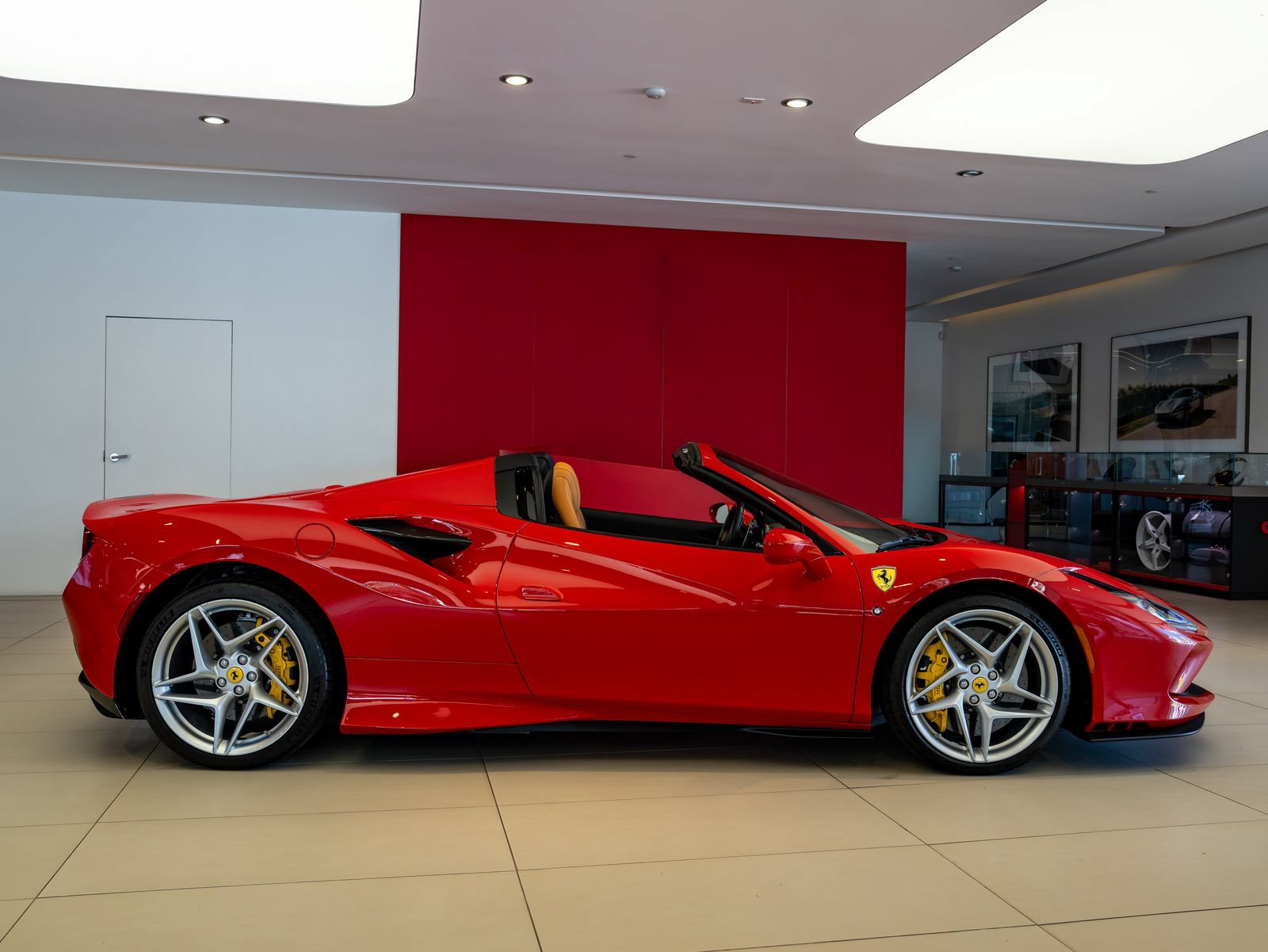 Certified 2021 Ferrari F8 Tributo RWD image 7