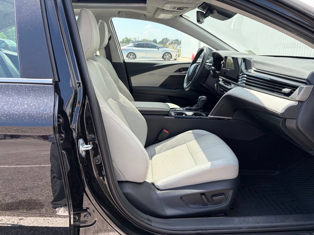 Used 2025 Toyota Camry XLE AWD/4WD image 27