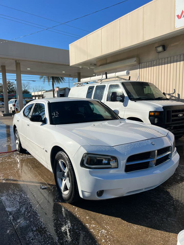 Used 2010 Dodge Charger SXT RWD image 2