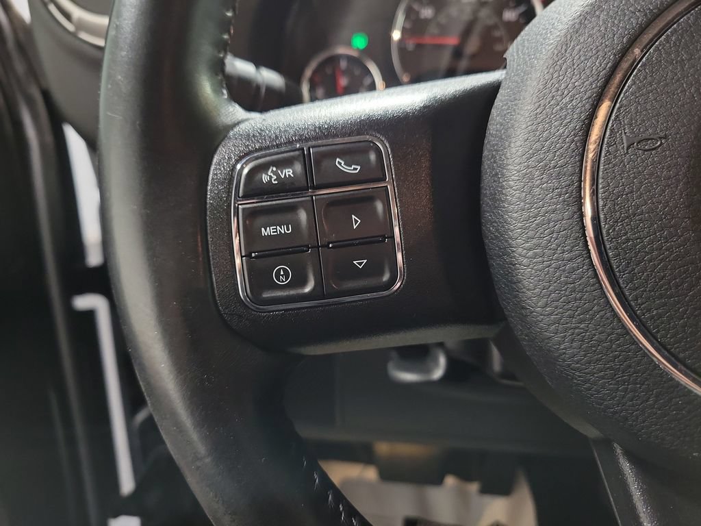Used 2017 Jeep Wrangler Sahara w/ Connectivity Group AWD/4WD image 23