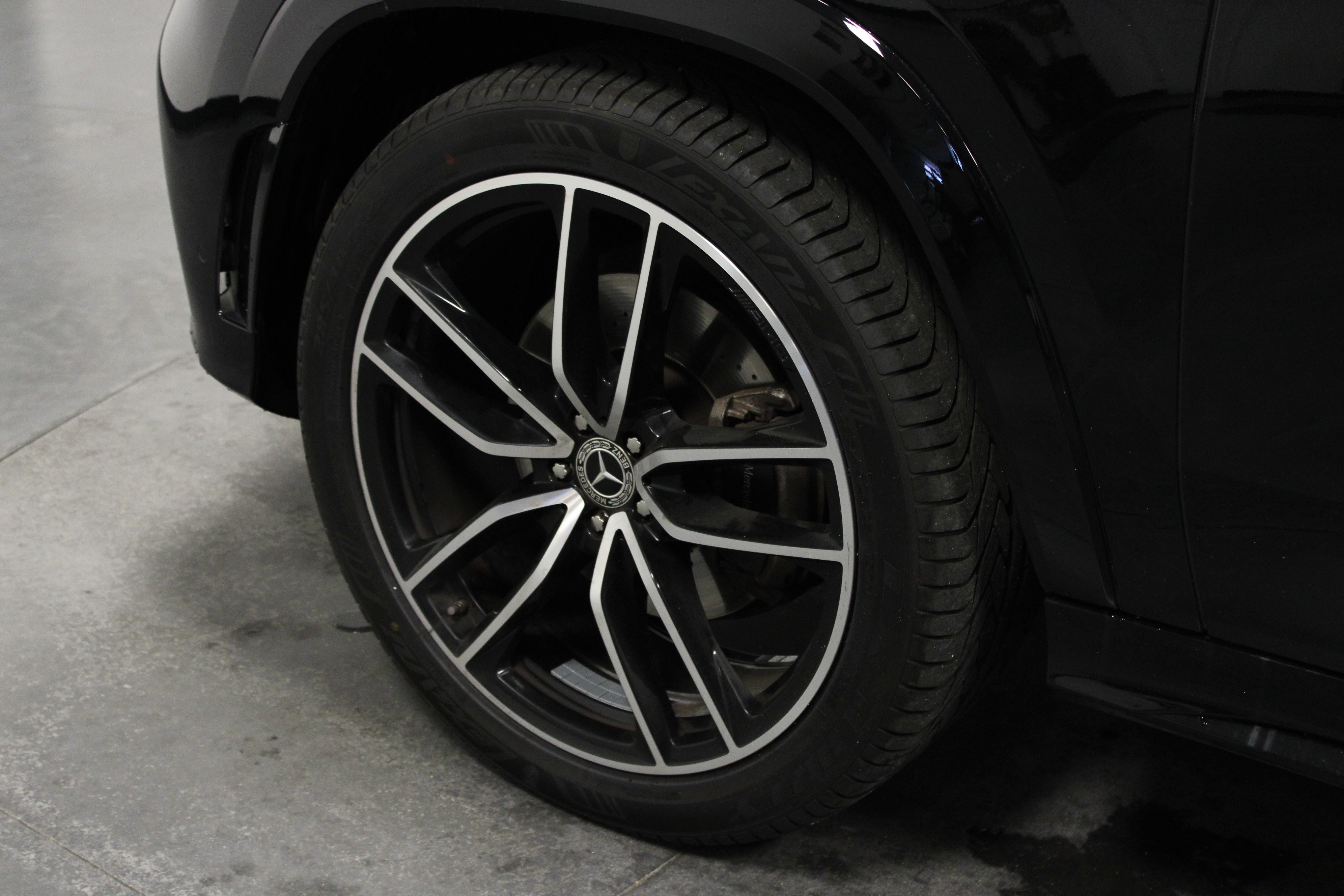 Used 2022 Mercedes-Benz GLS 450 4MATIC image 10