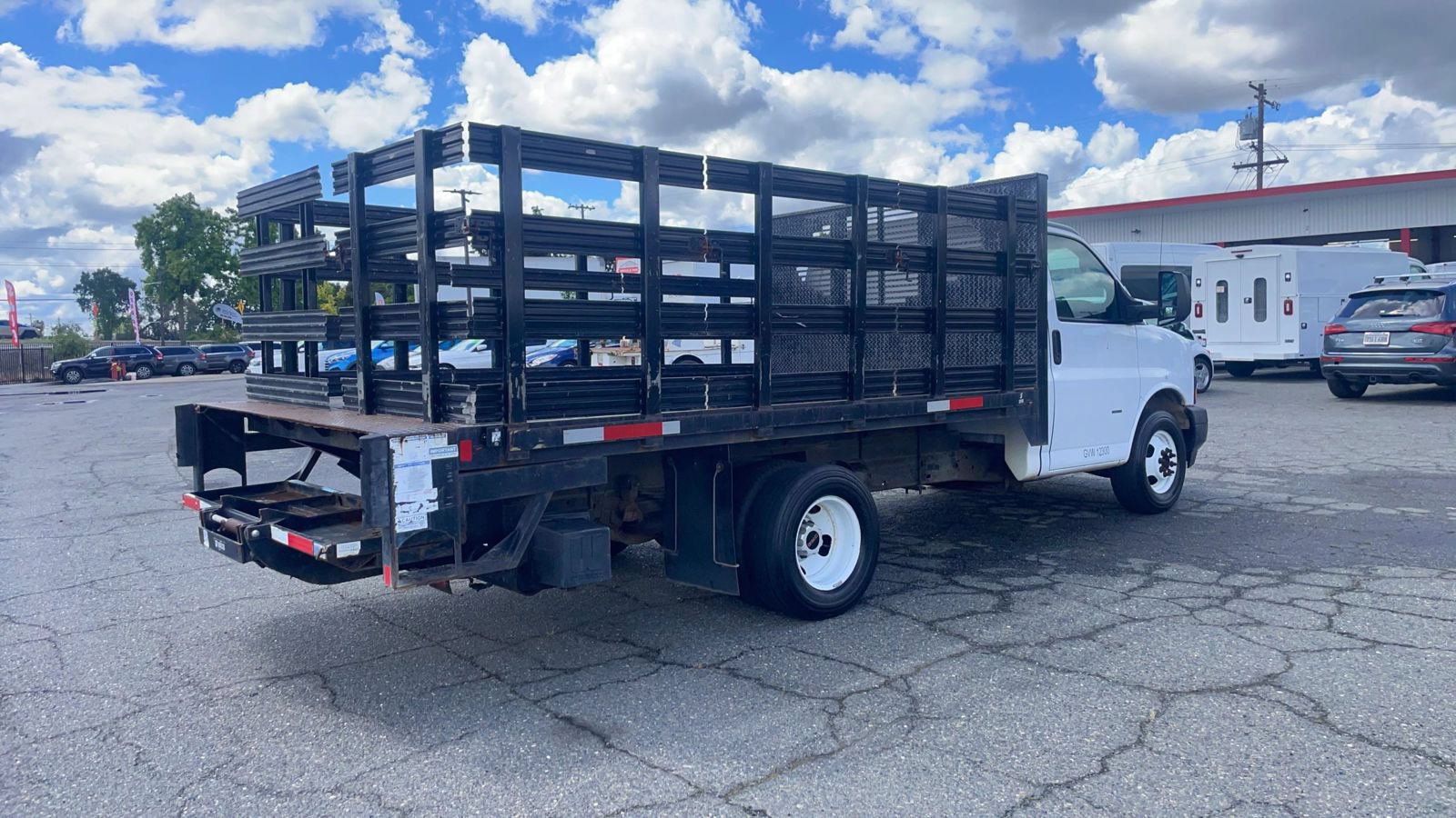 Used 2019 GMC Savana 3500 RWD image 5