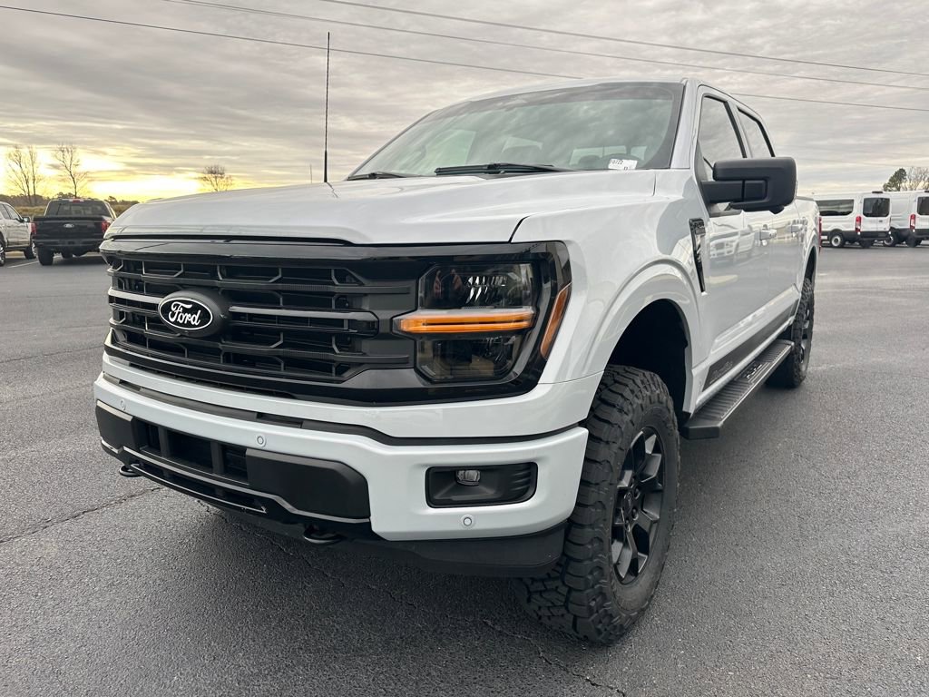 New 2025 Ford F150 XLT w/ Equipment Group 302A MID image 4