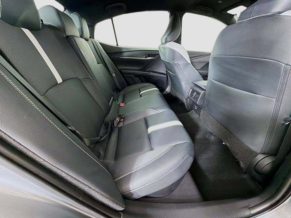 Used 2026 Toyota Camry SE FWD image 25