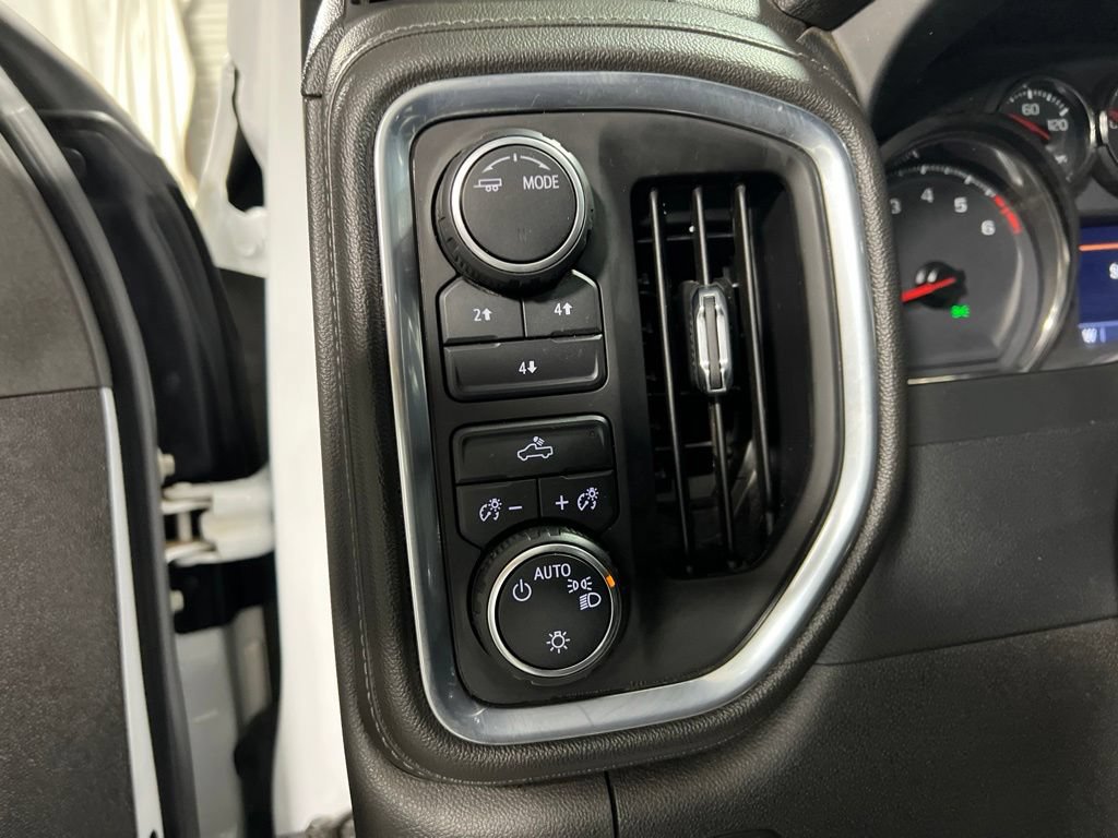 Used 2022 Chevrolet Silverado 2500 LT AWD/4WD image 29