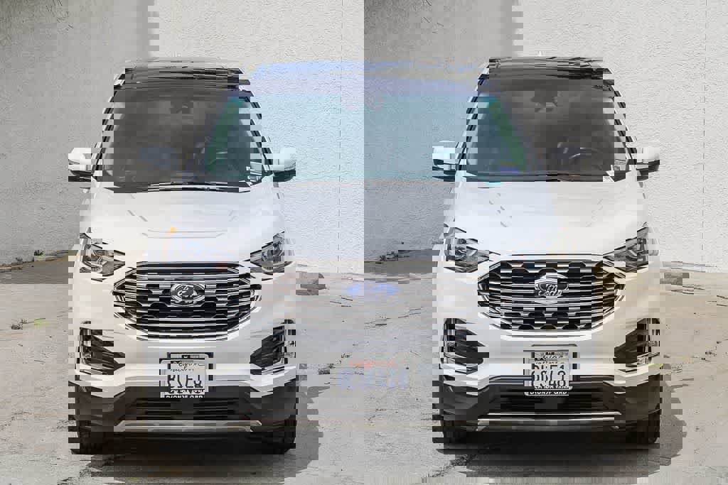 Used 2019 Ford Edge SEL w/ Equipment Group 201A image 2