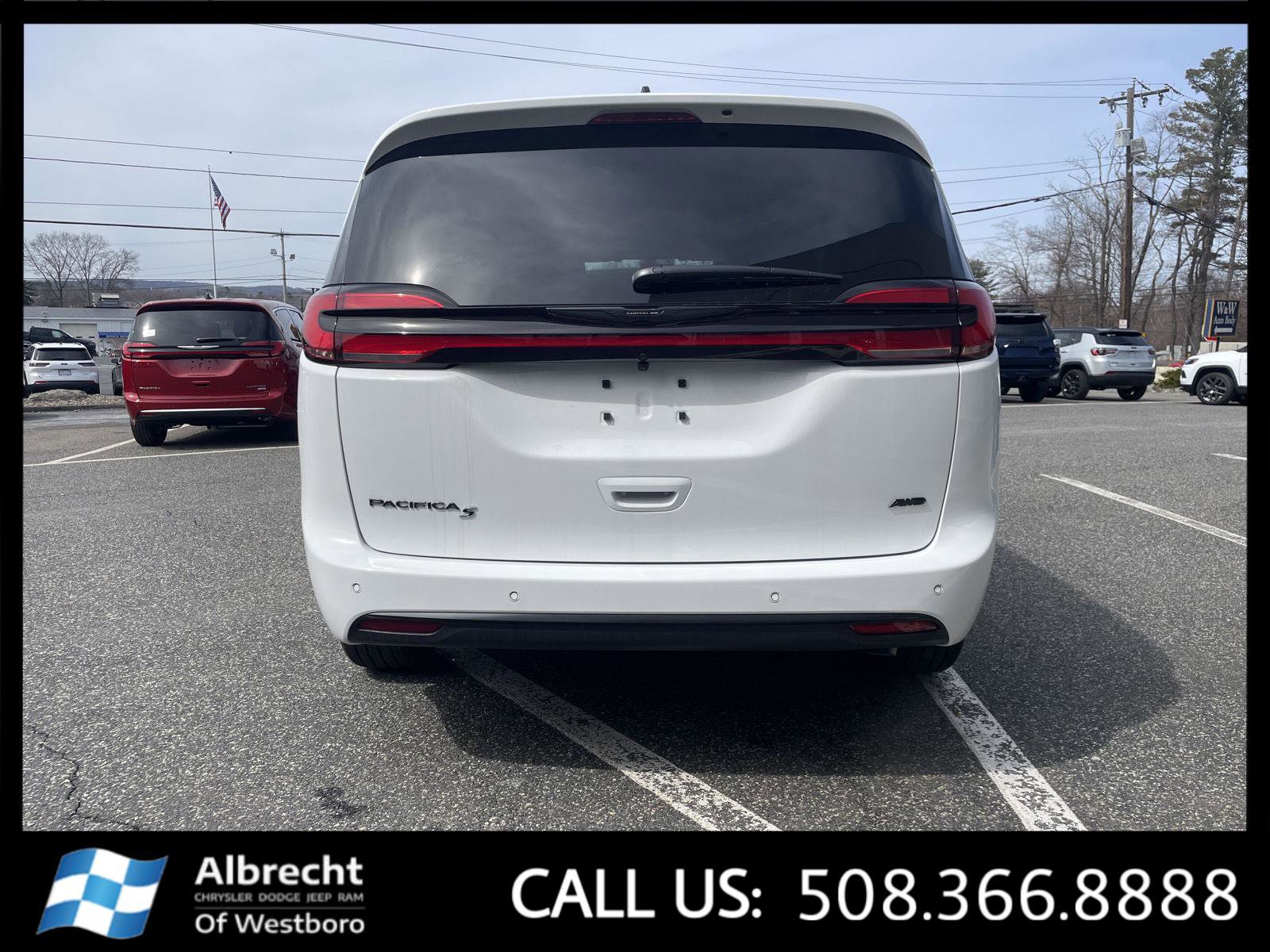 New 2026 Chrysler Pacifica Select w/ S Appearance Package image 4