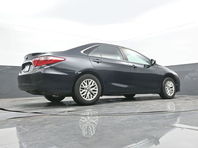 Used 2016 Toyota Camry LE image 58