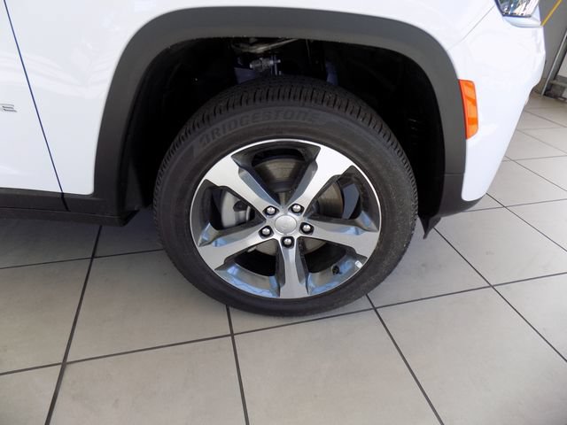 New 2026 Jeep Grand Cherokee L Limited w/ Trailer Tow Package RWD image 10