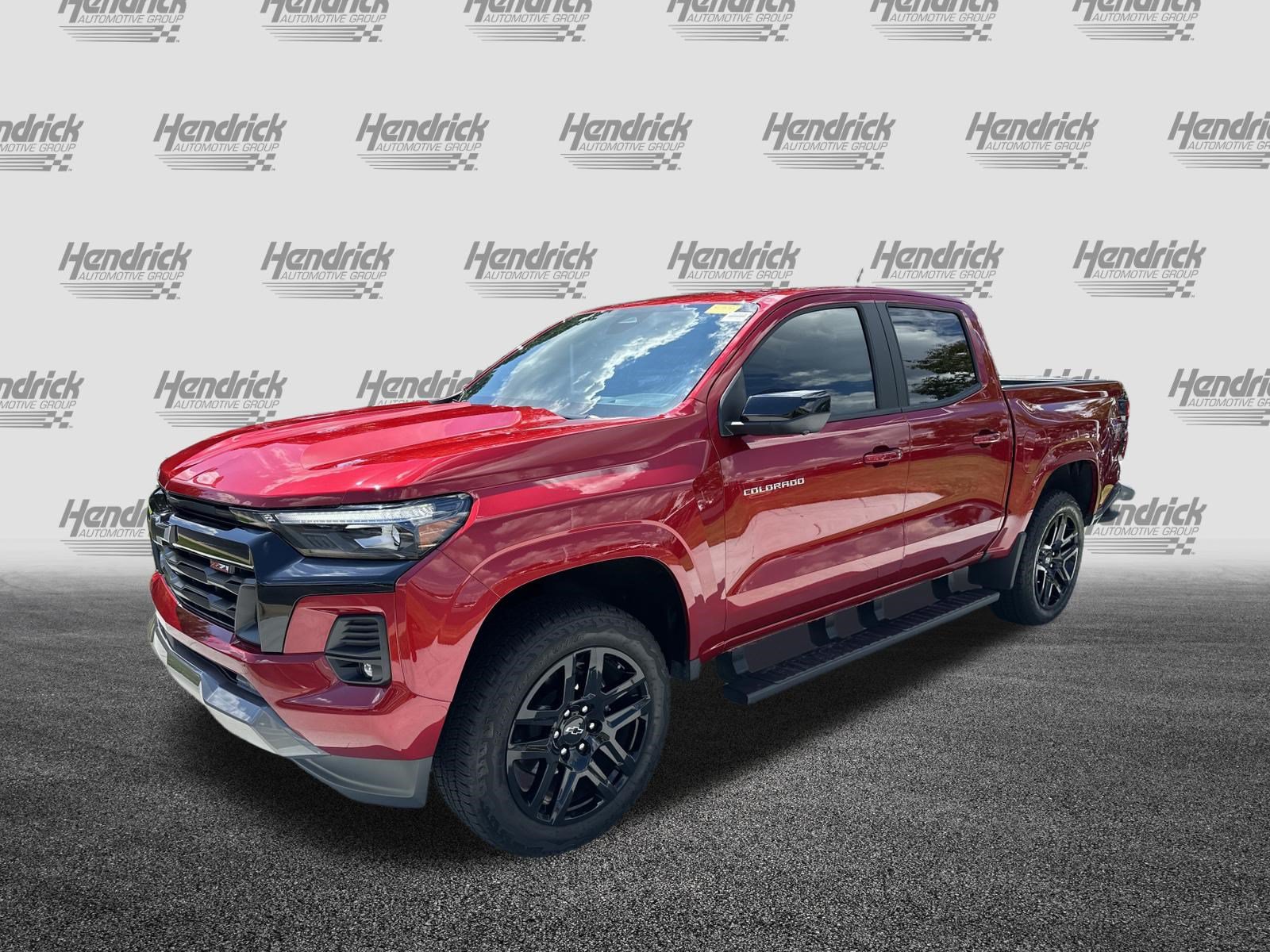 Used 2025 Chevrolet Colorado Z71 w/ Technology Package AWD/4WD image 5