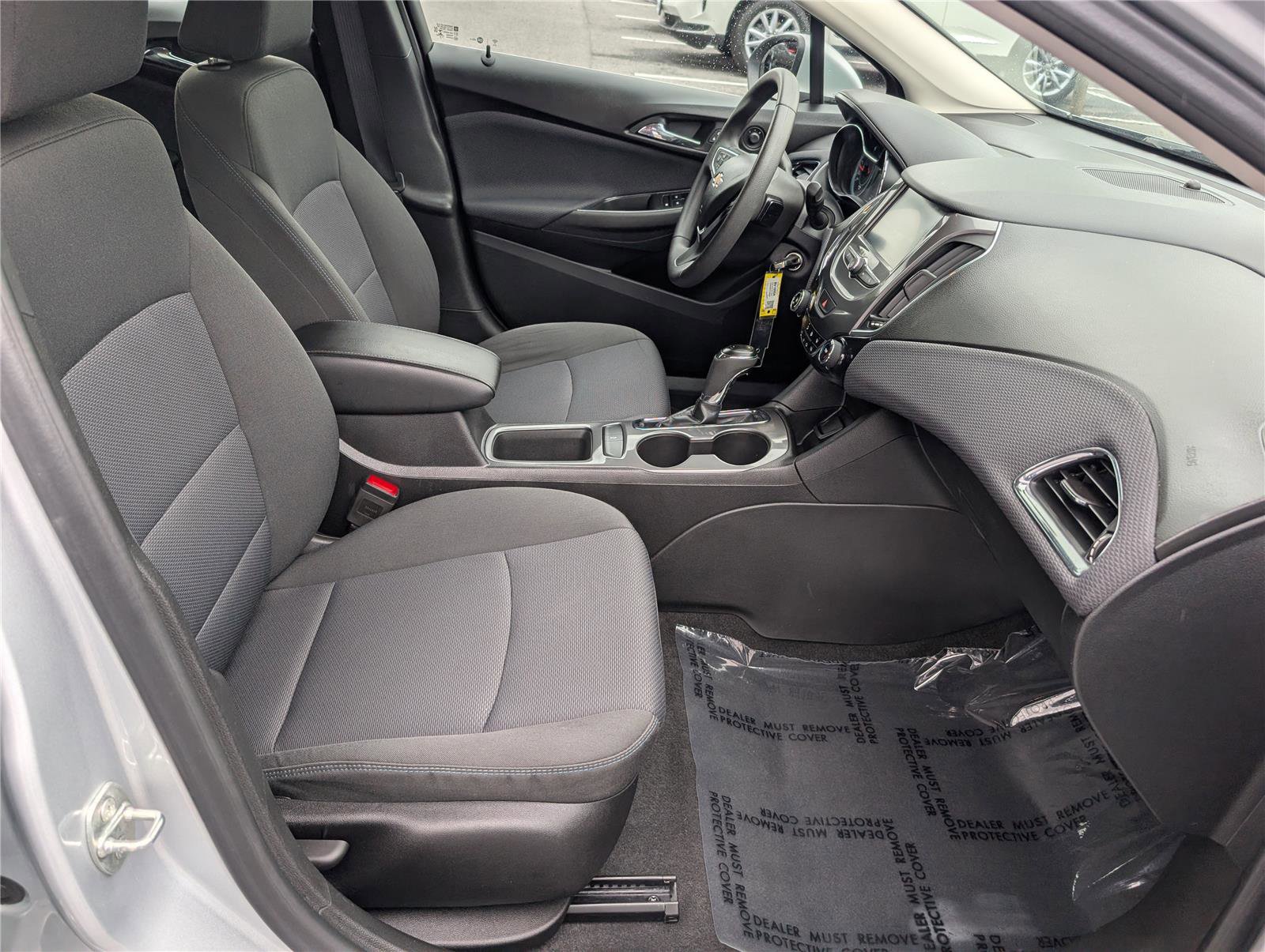 Used 2018 Chevrolet Cruze LT FWD image 11