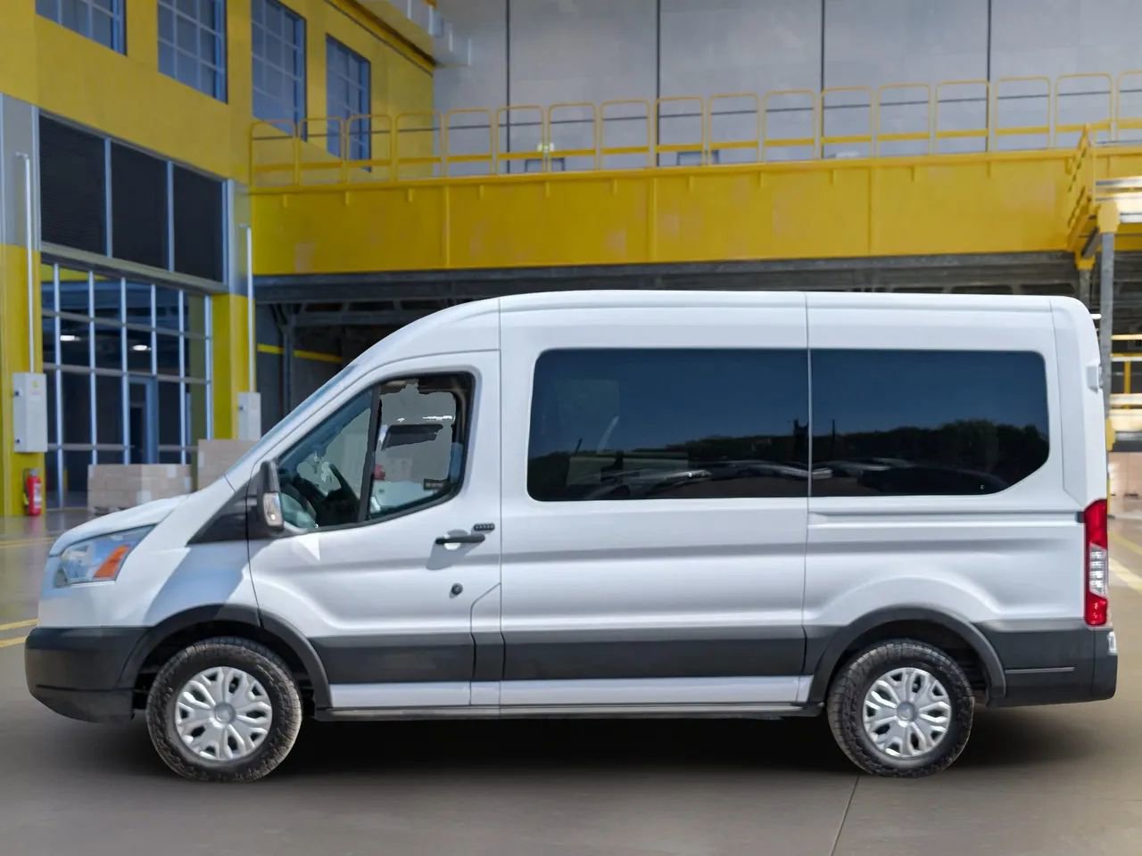 Used 2019 Ford Transit 150 XLT image 4