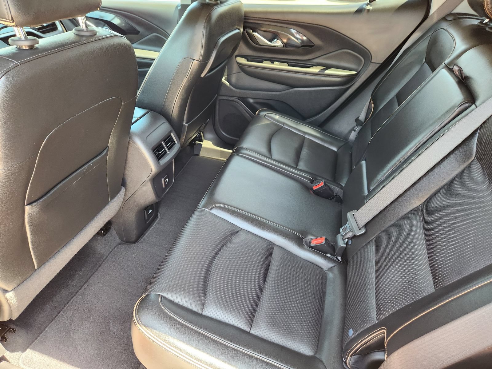 Used 2023 GMC Terrain AT4 w/ LPO, Cargo Package AWD/4WD image 29