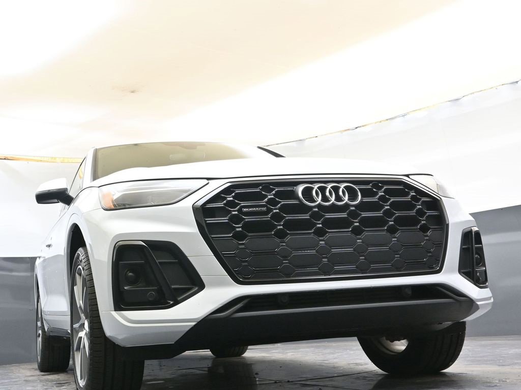Certified 2025 Audi Q5 2.0T Premium w/ Convenience Plus Package image 35