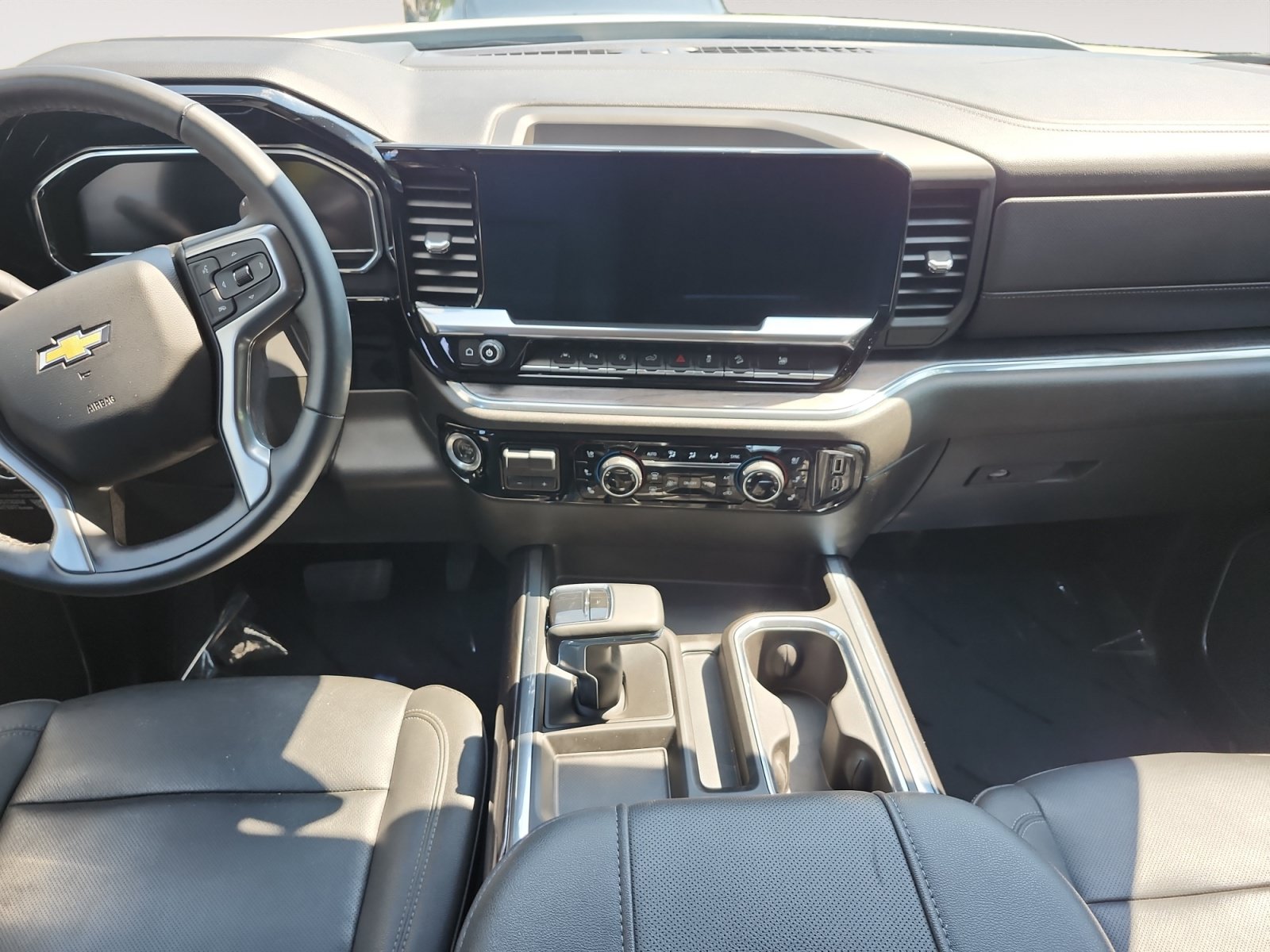 Used 2023 Chevrolet Silverado 1500 LTZ w/ LTZ Convenience Package II AWD/4WD image 11