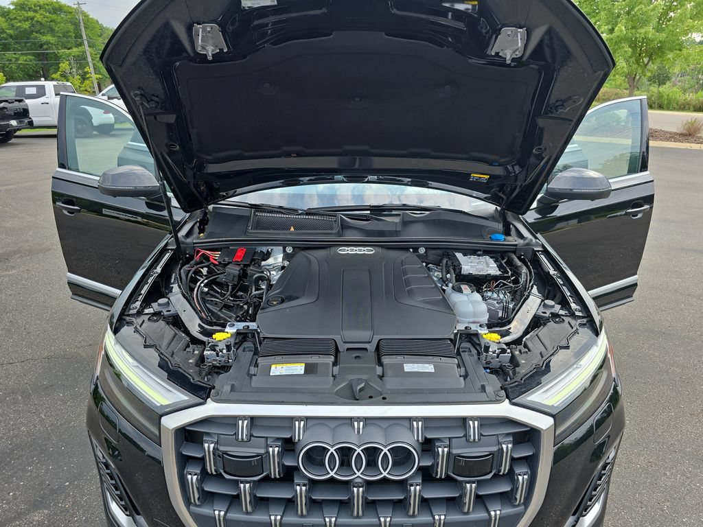 Used 2025 Audi Q7 2.0T Premium w/ Convenience Package AWD/4WD image 34