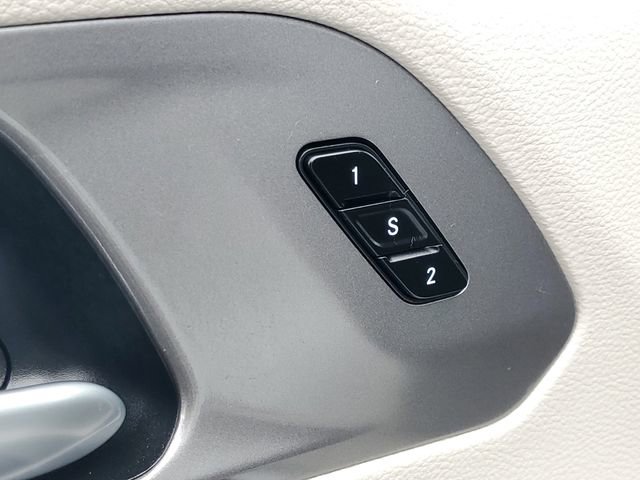 Used 2024 Chrysler Pacifica Touring-L FWD image 27