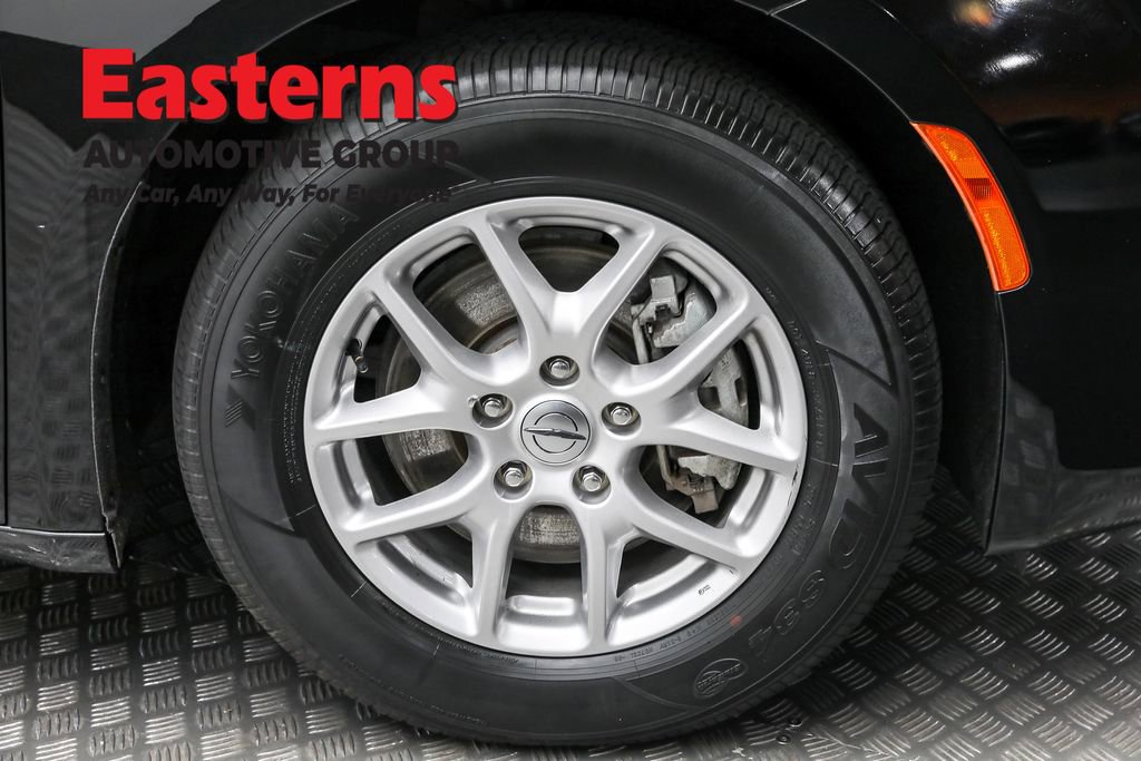 Used 2024 Chrysler Voyager LX image 30