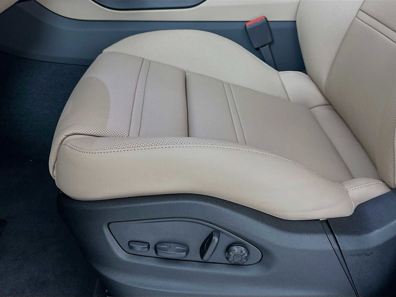 New 2026 Porsche Cayenne Coupe image 12