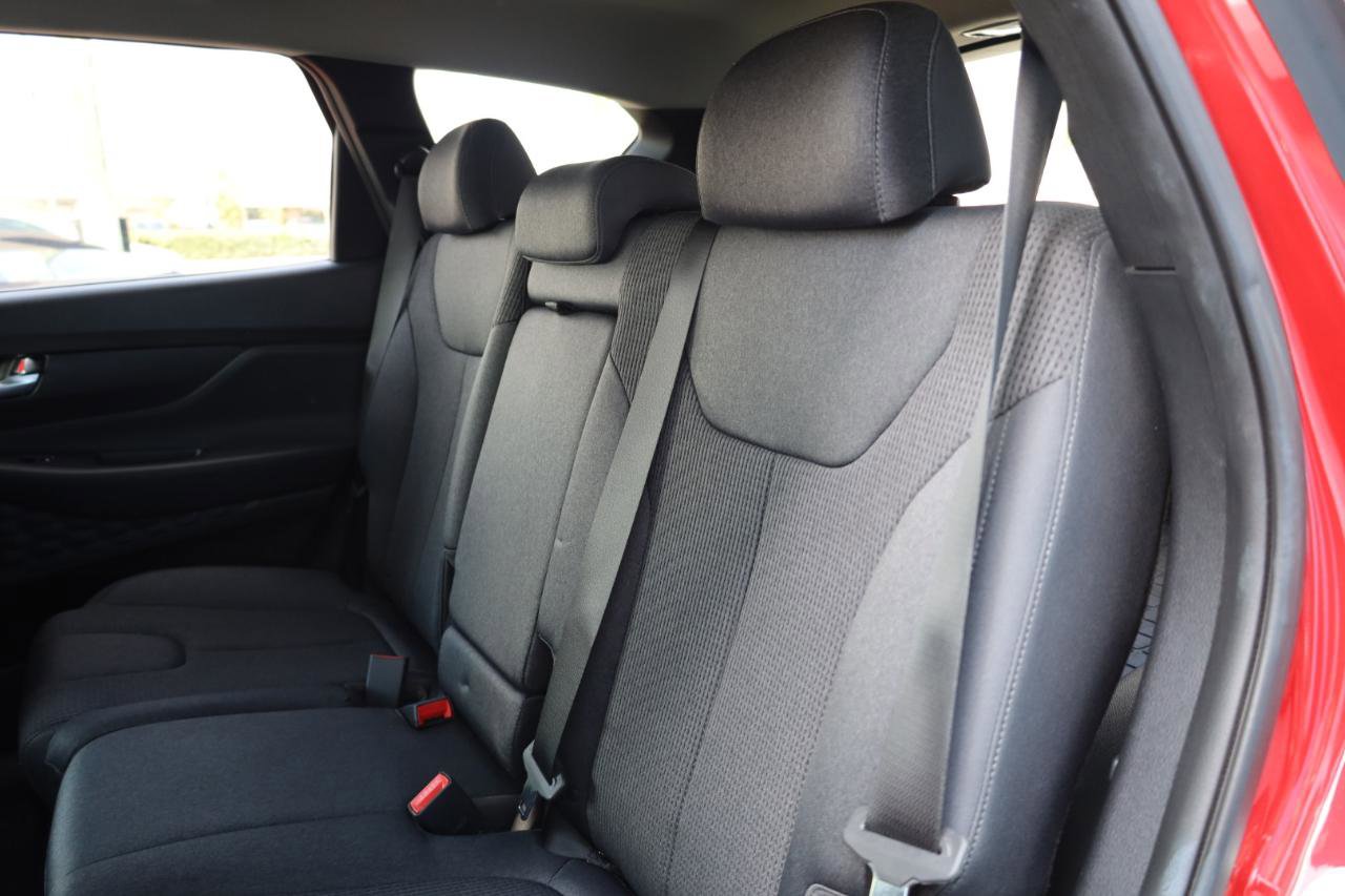 Used 2020 Hyundai Santa Fe SE image 11