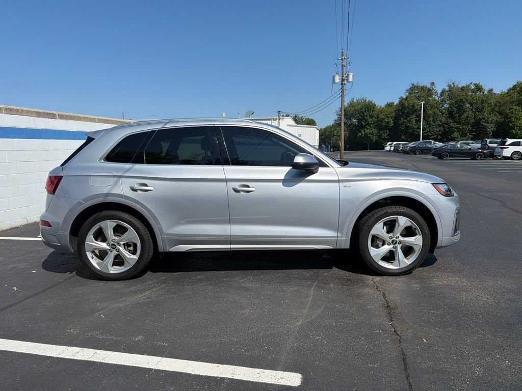 Used 2023 Audi Q5 2.0T Premium Plus w/ Premium Plus Package AWD/4WD image 6