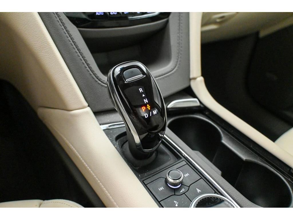 Used 2024 Cadillac XT6 Premium Luxury w/ Technology Package AWD/4WD image 45