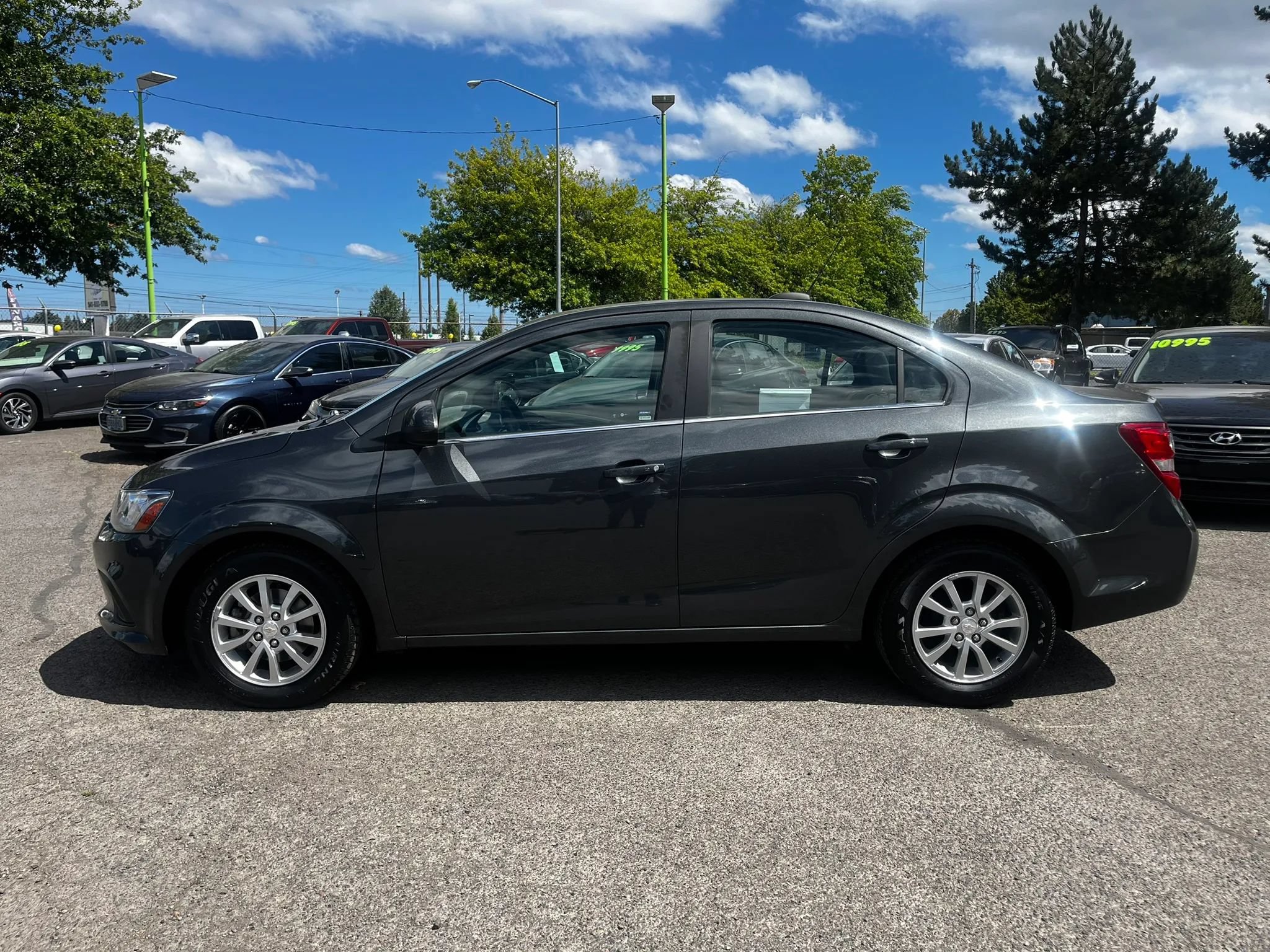 Used 2018 Chevrolet Sonic LT w/ Convenience Package FWD image 6