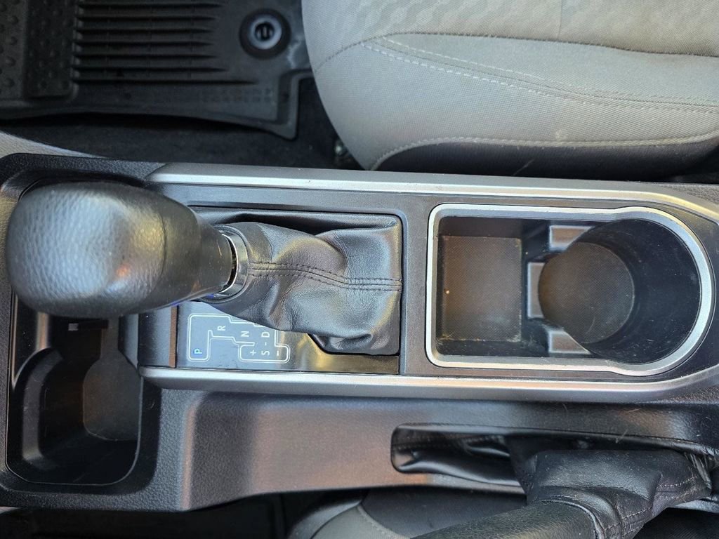 Used 2020 Toyota Tacoma SR5 image 18