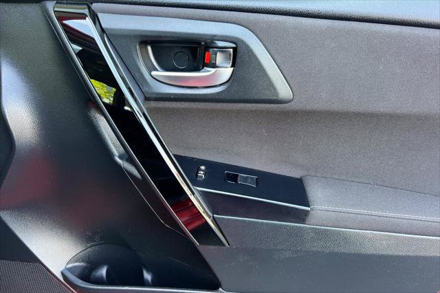 Certified 2018 Toyota Corolla iM w/ Carpet Mat Package (TMS) FWD image 18
