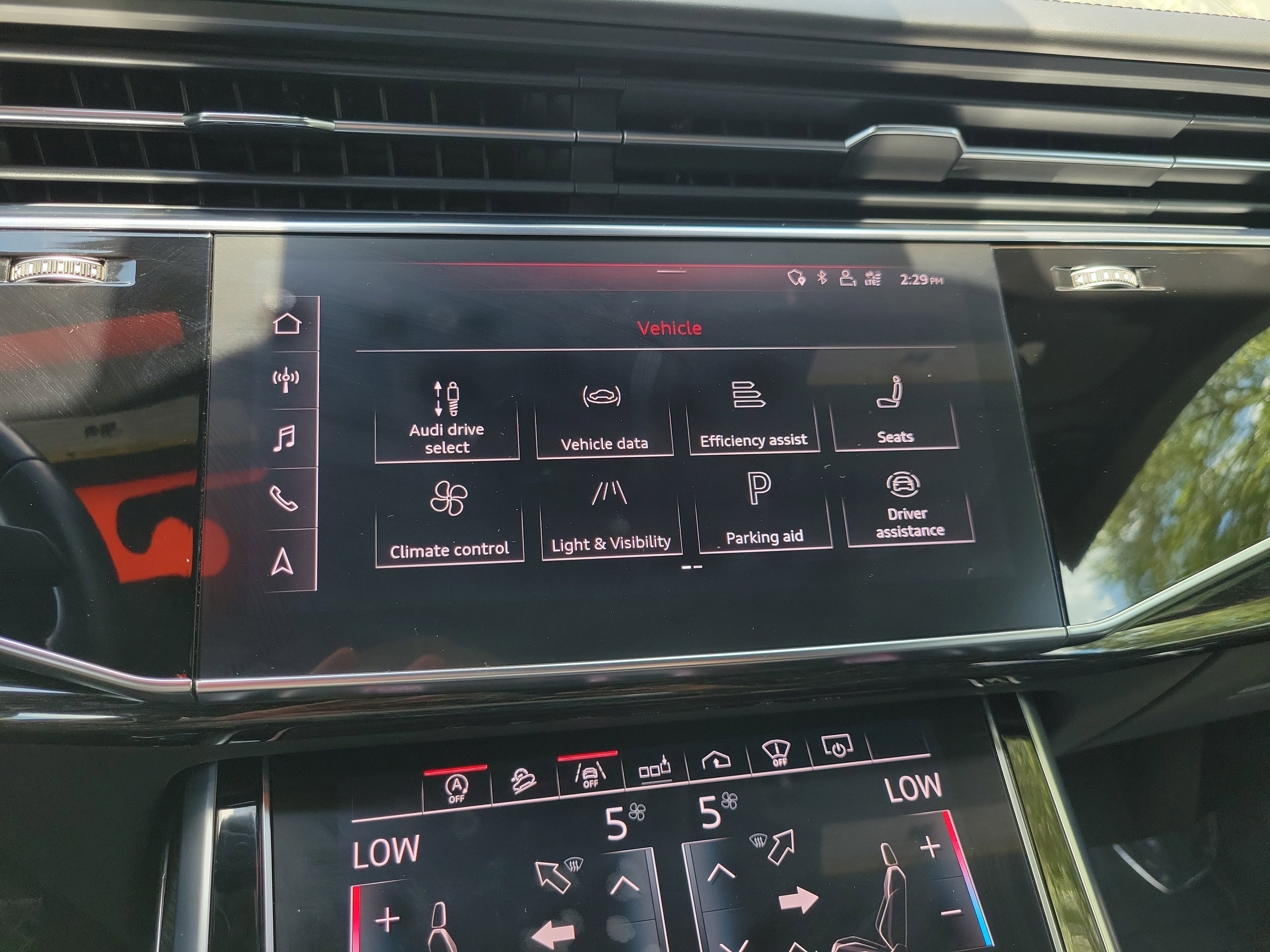 Used 2019 Audi Q8 Prestige w/ Luxury Package AWD/4WD image 19