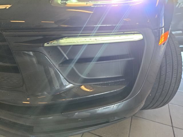 Used 2025 Porsche Macan AWD/4WD image 27