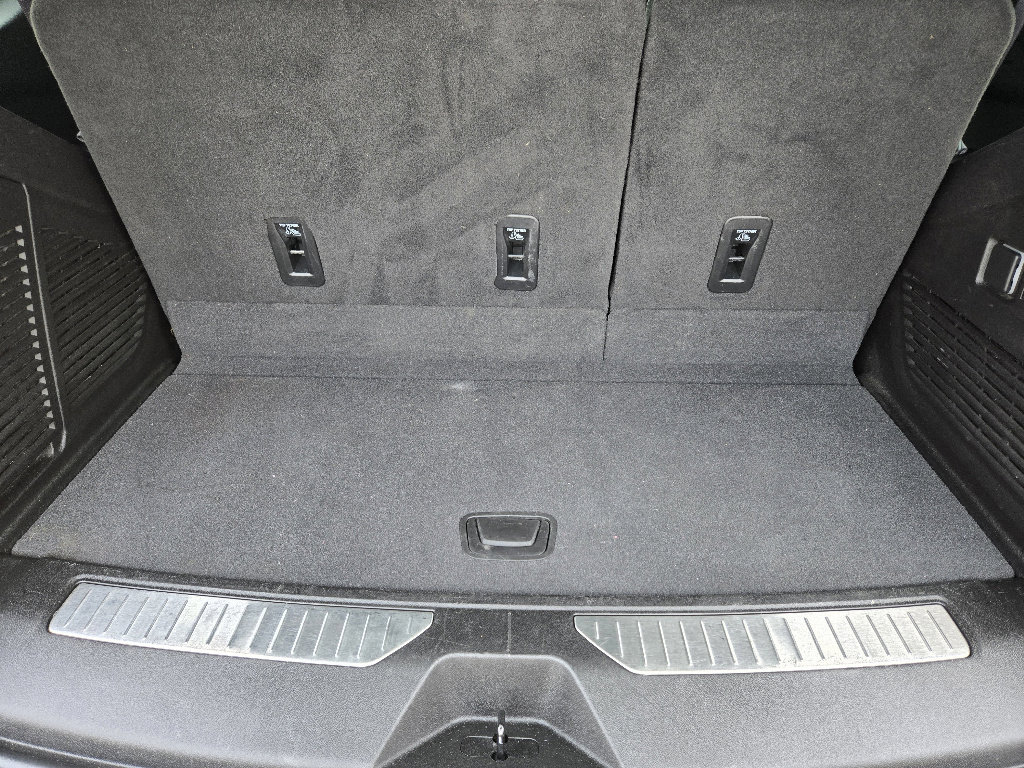 Used 2023 GMC Yukon AT4 w/ AT4 Premium Plus Package image 33