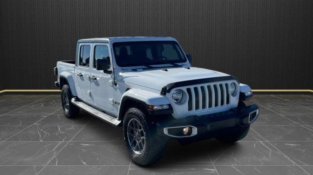 Used 2021 Jeep Gladiator Overland w/ Trailer Tow Package AWD/4WD image 5