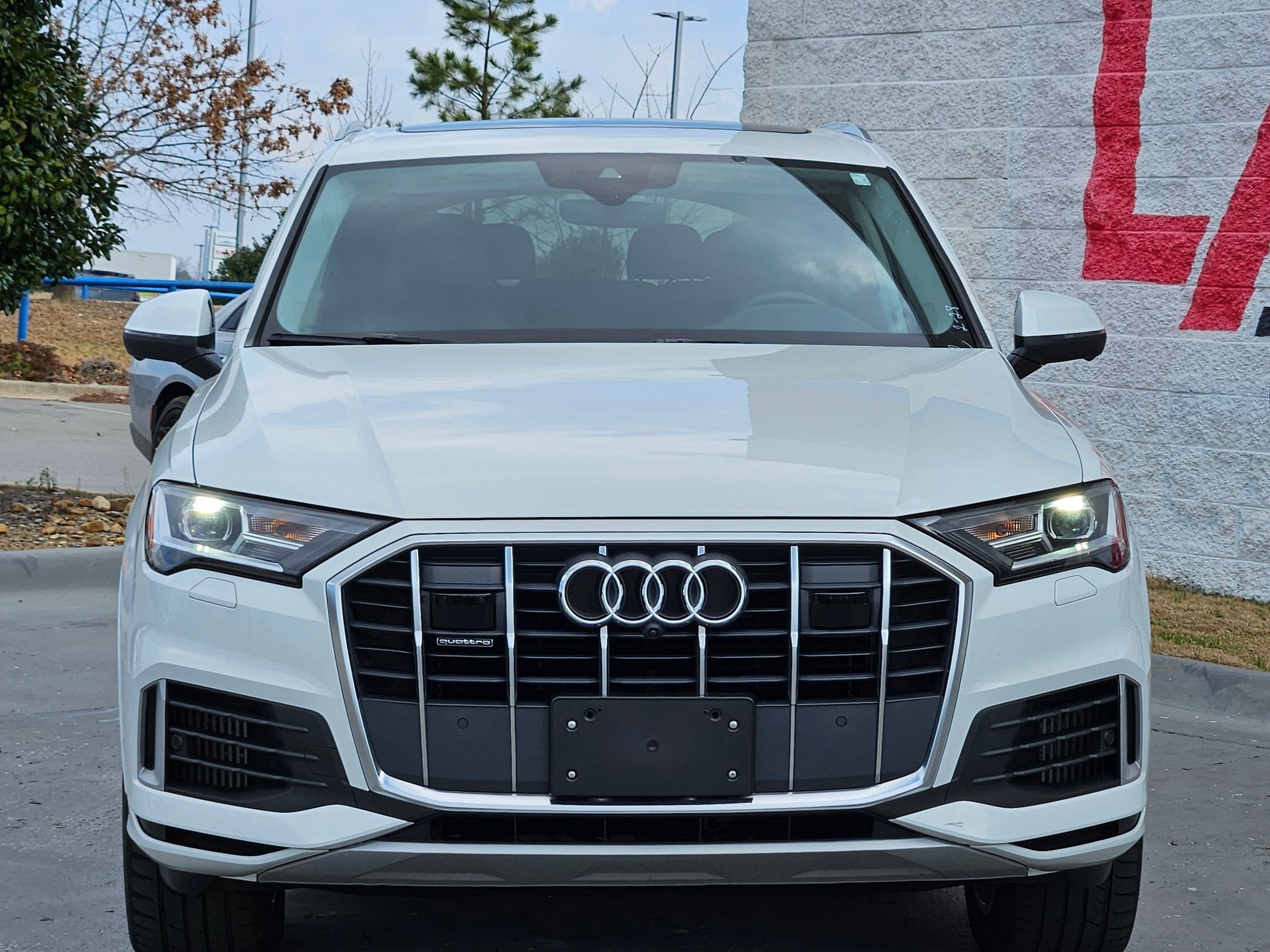Used 2022 Audi Q7 Premium Plus image 2