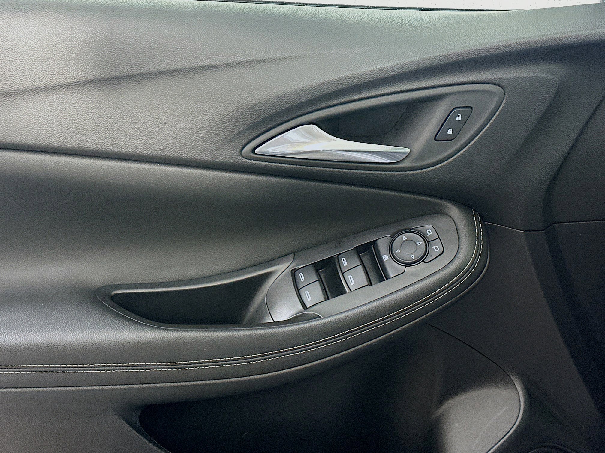 Used 2025 Buick Encore GX Preferred image 15
