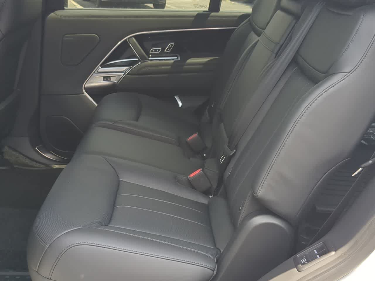 New 2026 Land Rover Range Rover Long Wheelbase SE AWD/4WD image 20