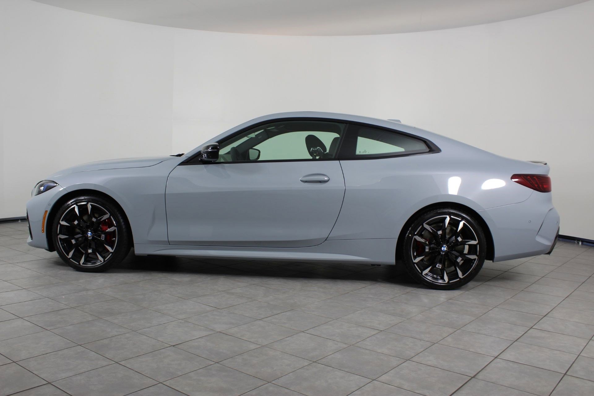 New 2026 BMW 430i Coupe w/ M Sport Package RWD image 2