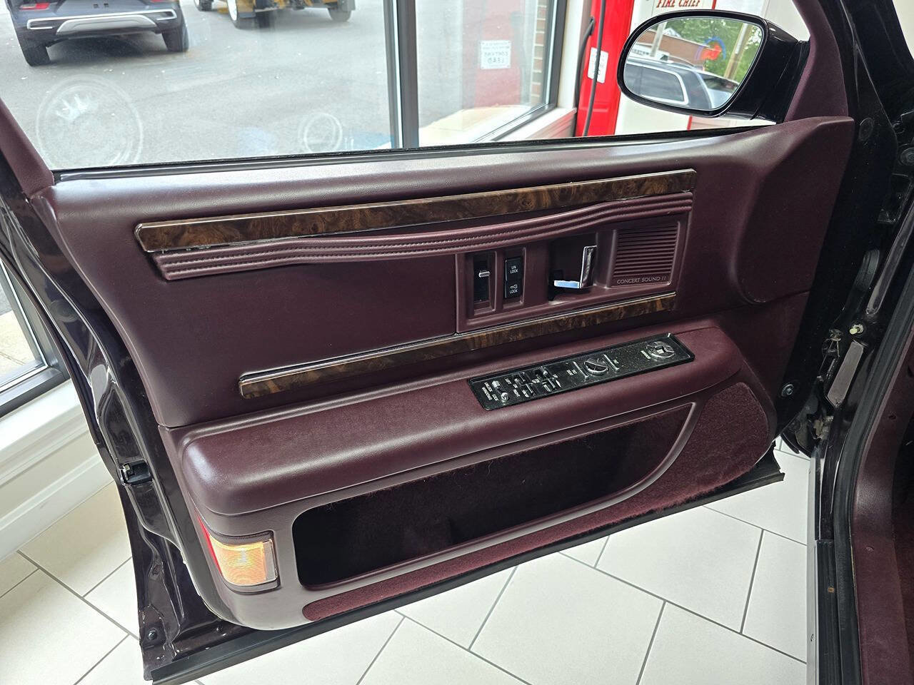 Used 1996 Buick Roadmaster Sedan RWD image 25