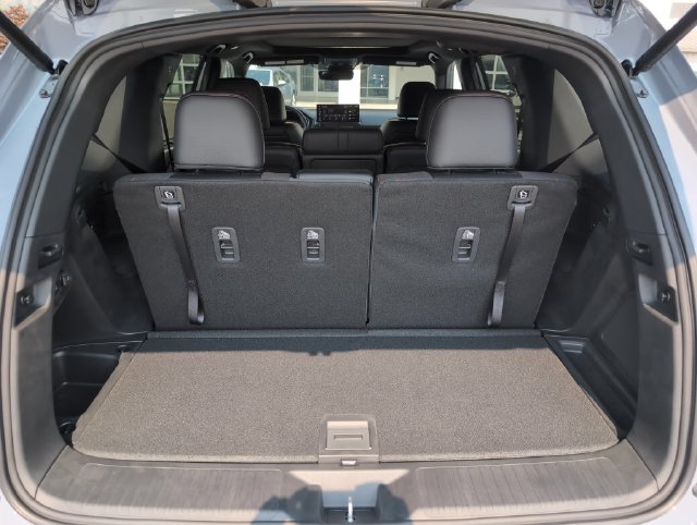 Used 2026 Honda Pilot Black Edition image 15