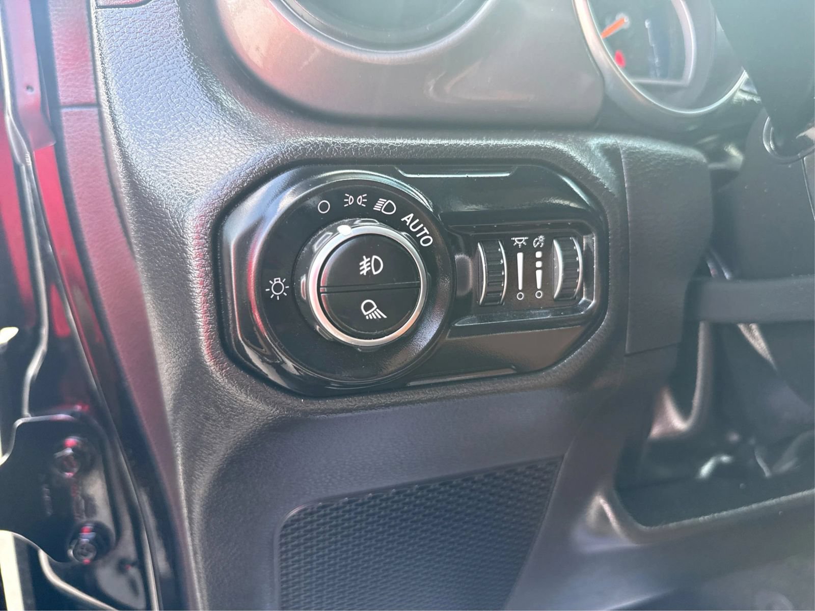 Used 2022 Jeep Gladiator Sport AWD/4WD image 17