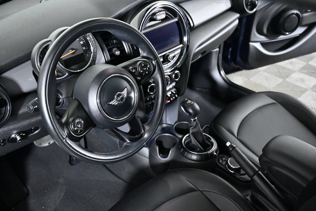 Used 2015 MINI Cooper 4-Door Hardtop FWD image 13
