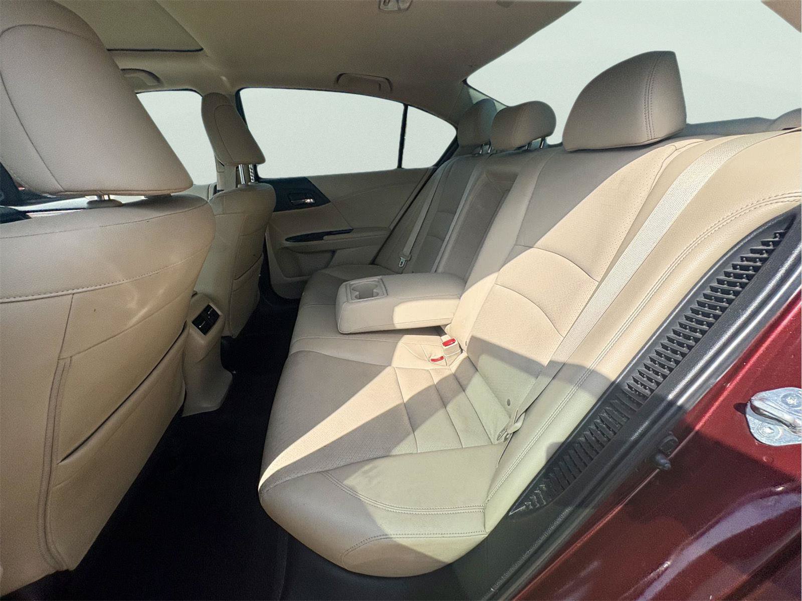 Used 2017 Honda Accord EX-L image 11