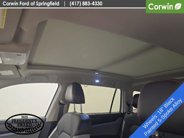 Used 2024 Volkswagen Atlas Peak Edition SE AWD/4WD image 22