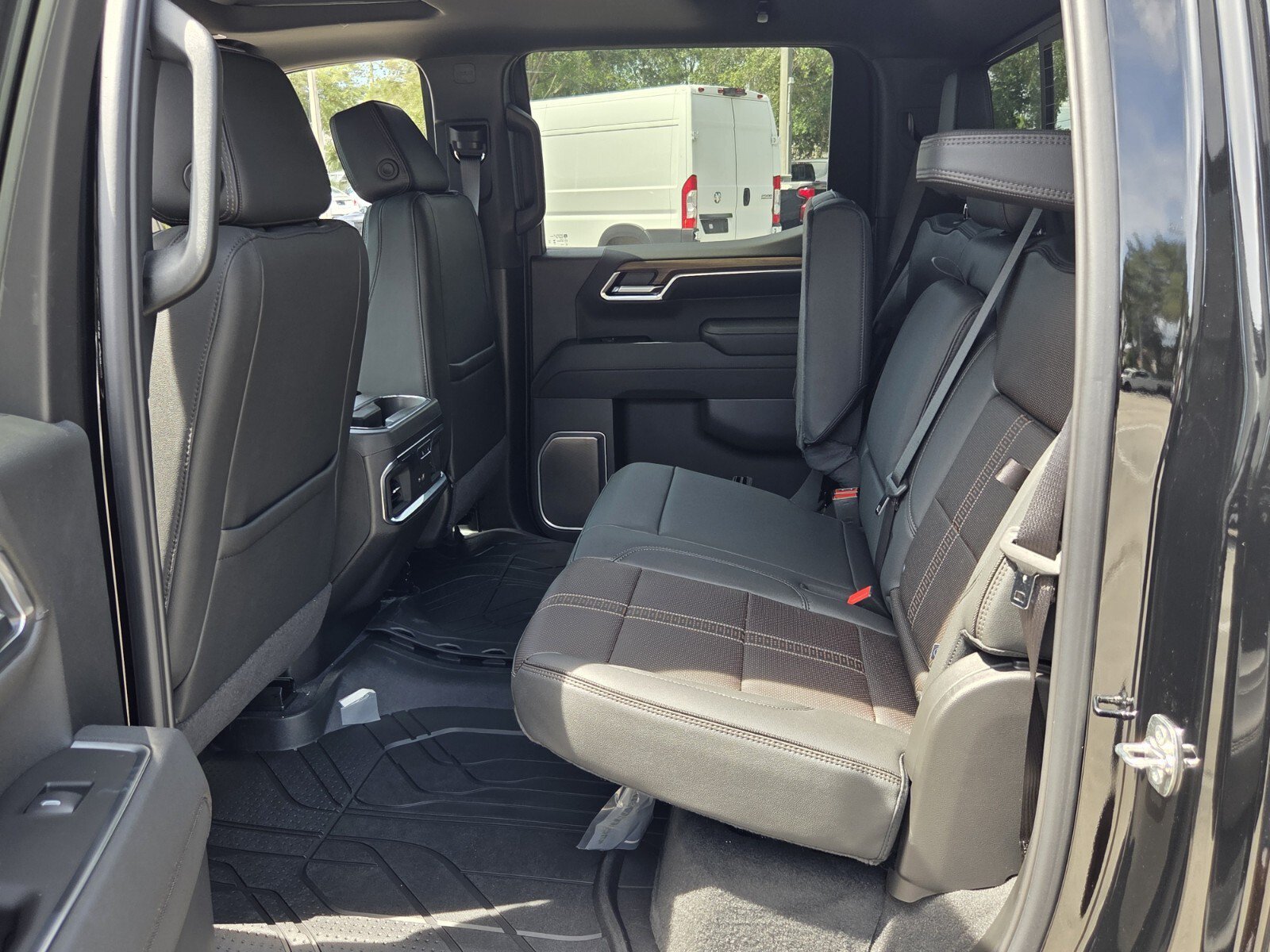 New 2026 Chevrolet Silverado 1500 High Country AWD/4WD image 16