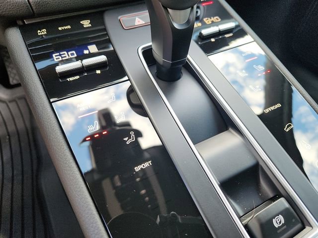 New 2026 Porsche Macan image 14